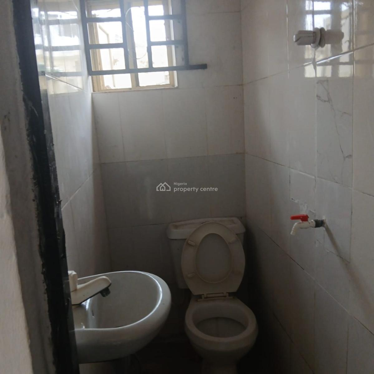 a Room Self Contain, Farm Ville Estate, Behind Sky Mall Sangotedo, Sangotedo, Ajah, Lagos, Flat / Apartment for Rent