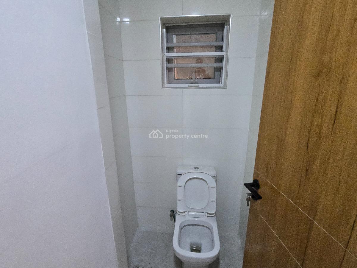 2 Bedroom Flat, Richmond Pearl Estate Road Off Freedom Way Lekki, Lekki Phase 1, Lekki, Lagos, Flat / Apartment for Sale