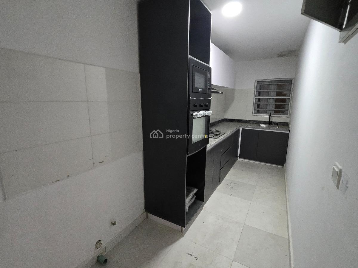 2 Bedroom Flat, Richmond Pearl Estate Road Off Freedom Way Lekki, Lekki Phase 1, Lekki, Lagos, Flat / Apartment for Sale