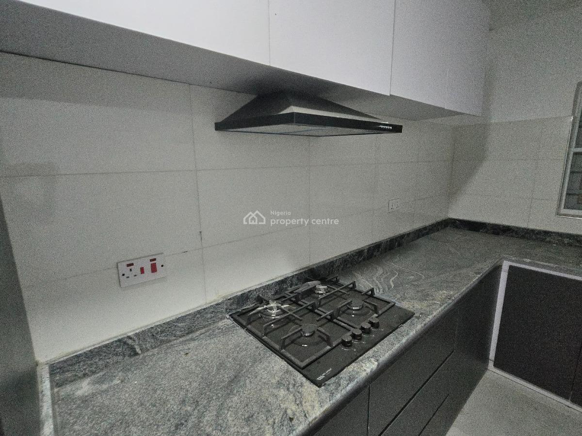 2 Bedroom Flat, Richmond Pearl Estate Road Off Freedom Way Lekki, Lekki Phase 1, Lekki, Lagos, Flat / Apartment for Sale