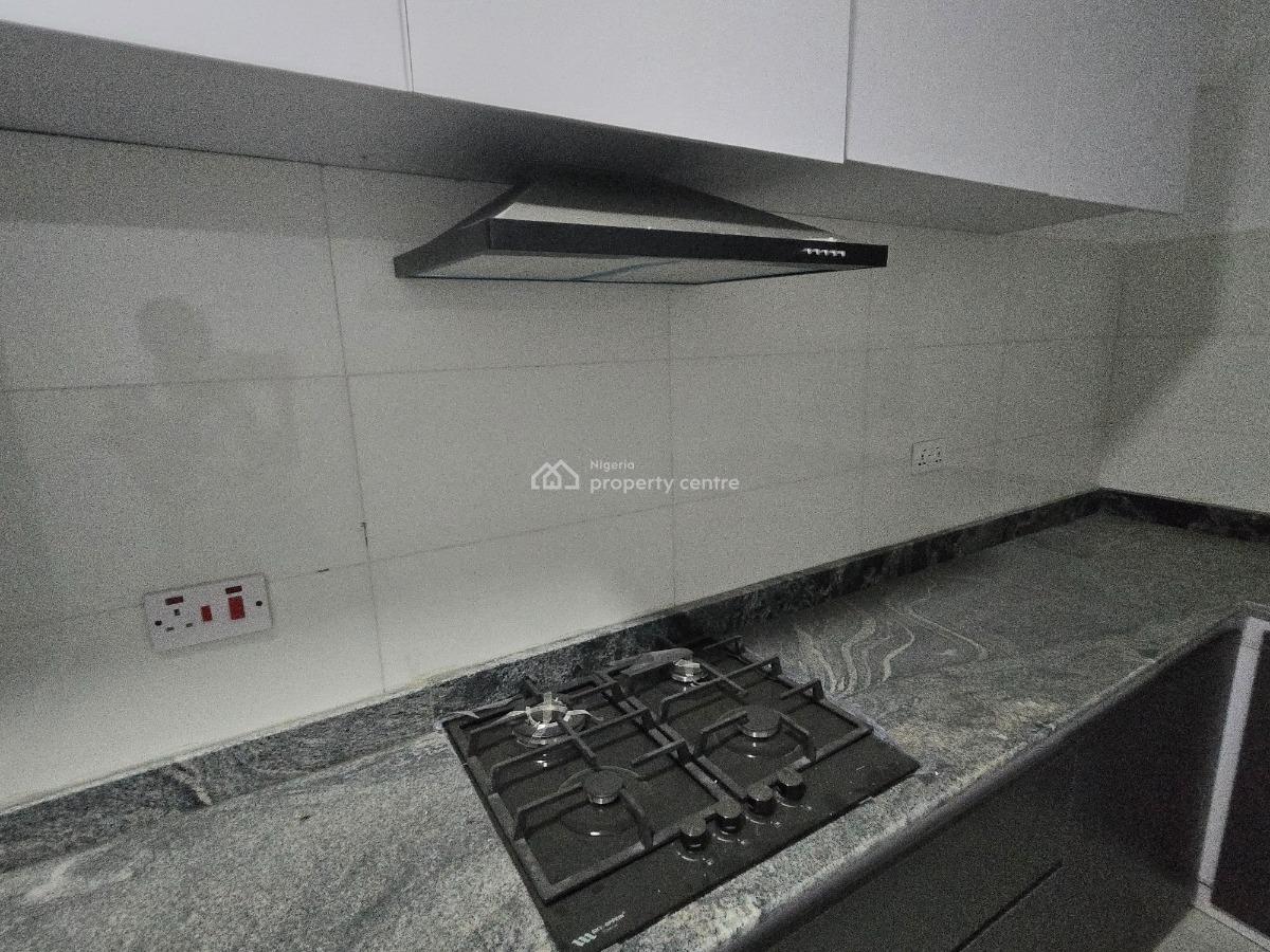 2 Bedroom Flat, Richmond Pearl Estate Road Off Freedom Way Lekki, Lekki Phase 1, Lekki, Lagos, Flat / Apartment for Sale