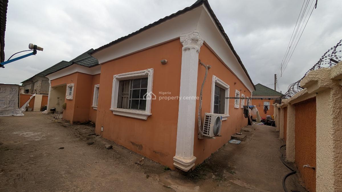 3bedroom with 2room Bq, Apo, Abuja, Detached Bungalow for Sale