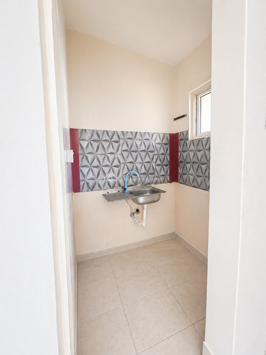 Neatly Renovated Room Self Con Available, Shomolu, Shomolu, Lagos, Self Contain (single Rooms) for Rent