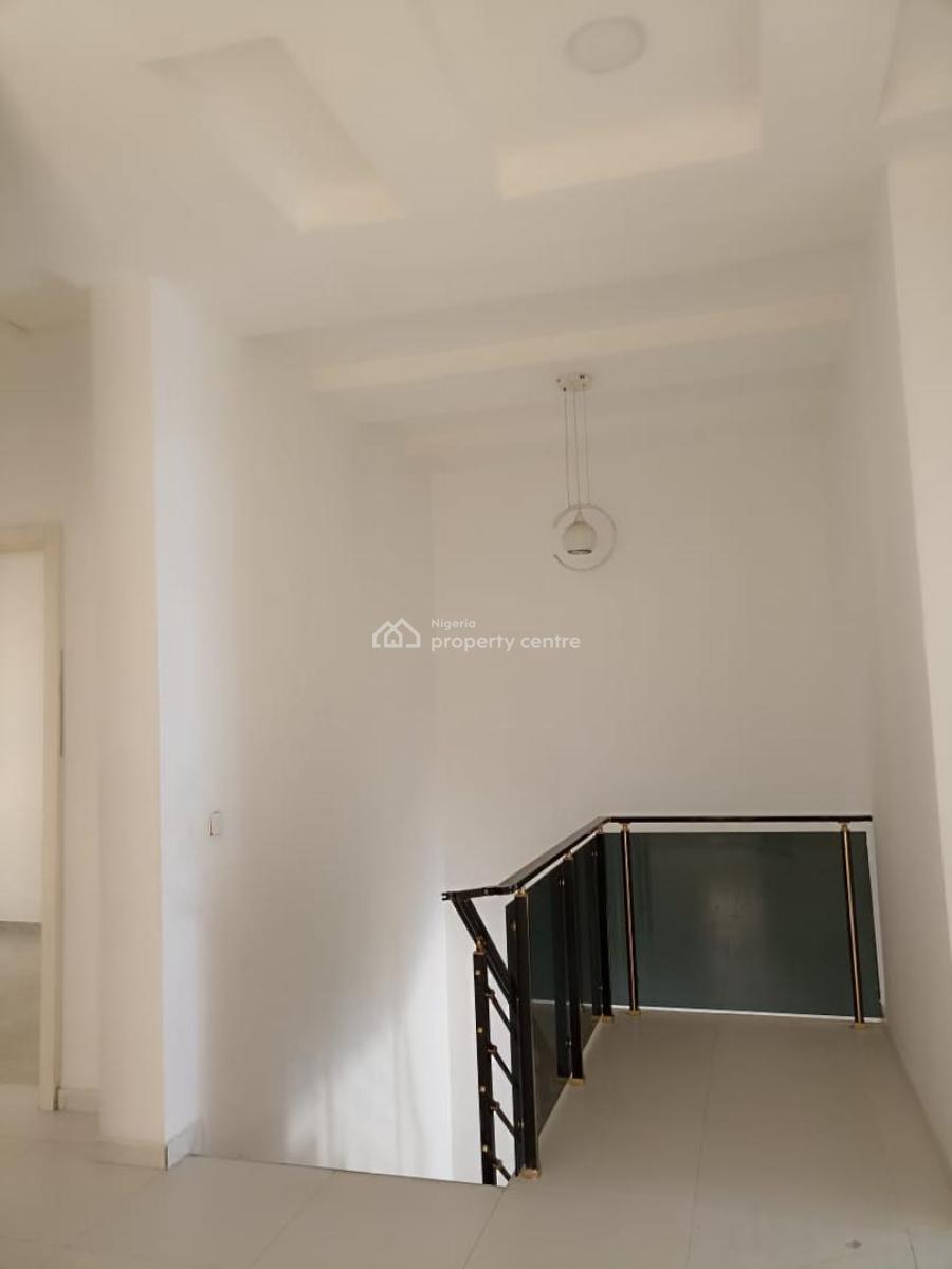 4 Bedrooms, Osapa, Lekki, Lagos, Semi-detached Duplex for Rent
