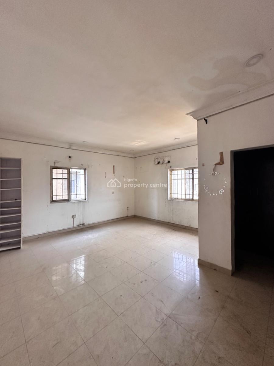 Good Deal 3bedroom Chevron Apartment, Chevron Estate, Lekki, Lagos, Block of Flats for Sale