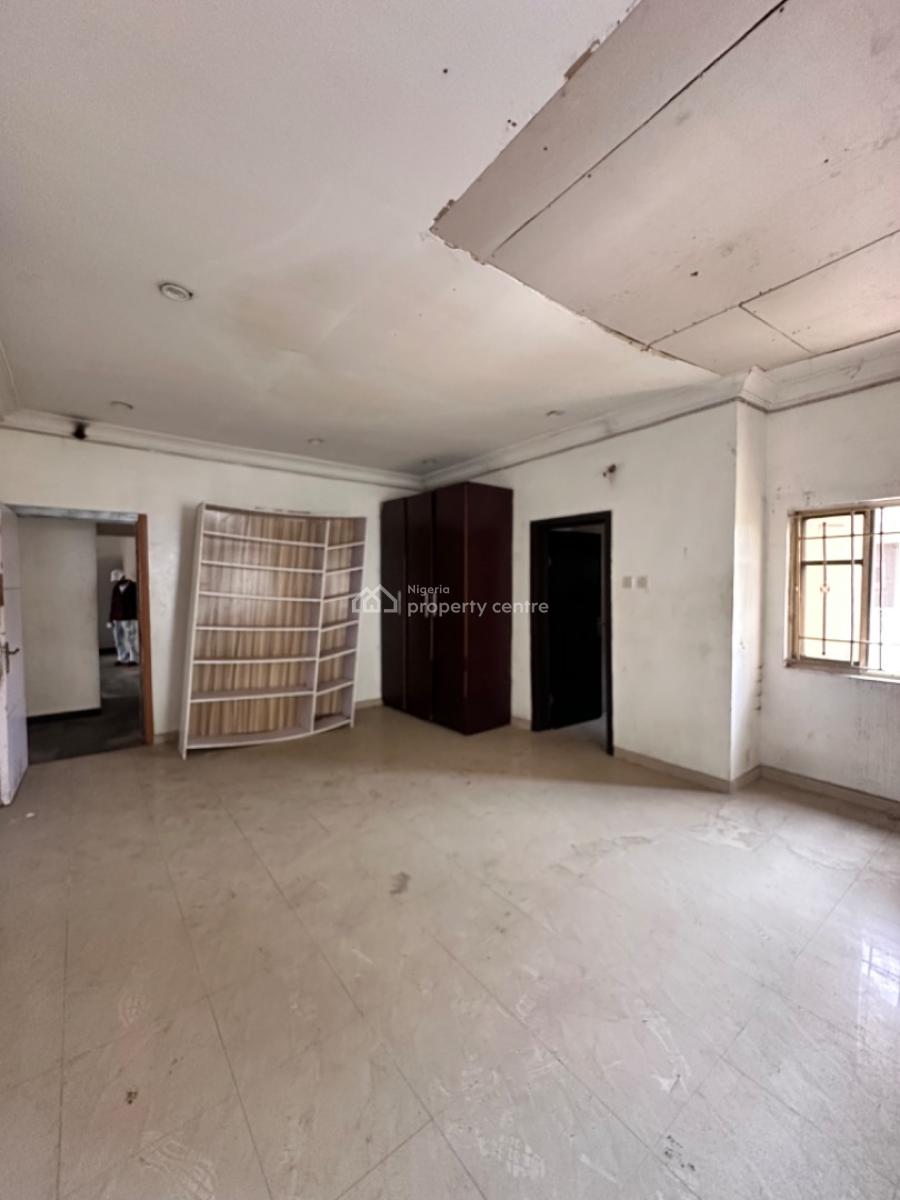 Good Deal 3bedroom Chevron Apartment, Chevron Estate, Lekki, Lagos, Block of Flats for Sale