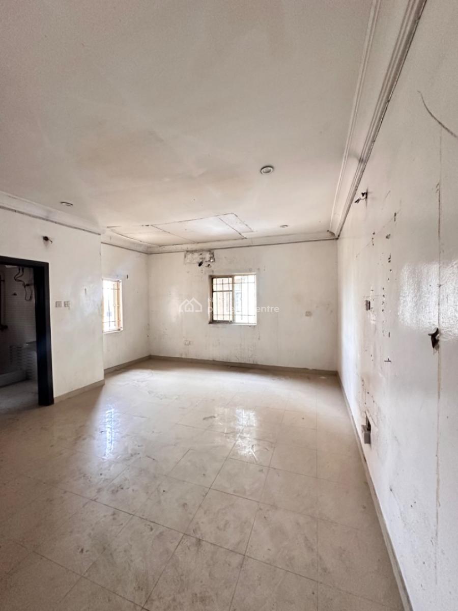 Good Deal 3bedroom Chevron Apartment, Chevron Estate, Lekki, Lagos, Block of Flats for Sale