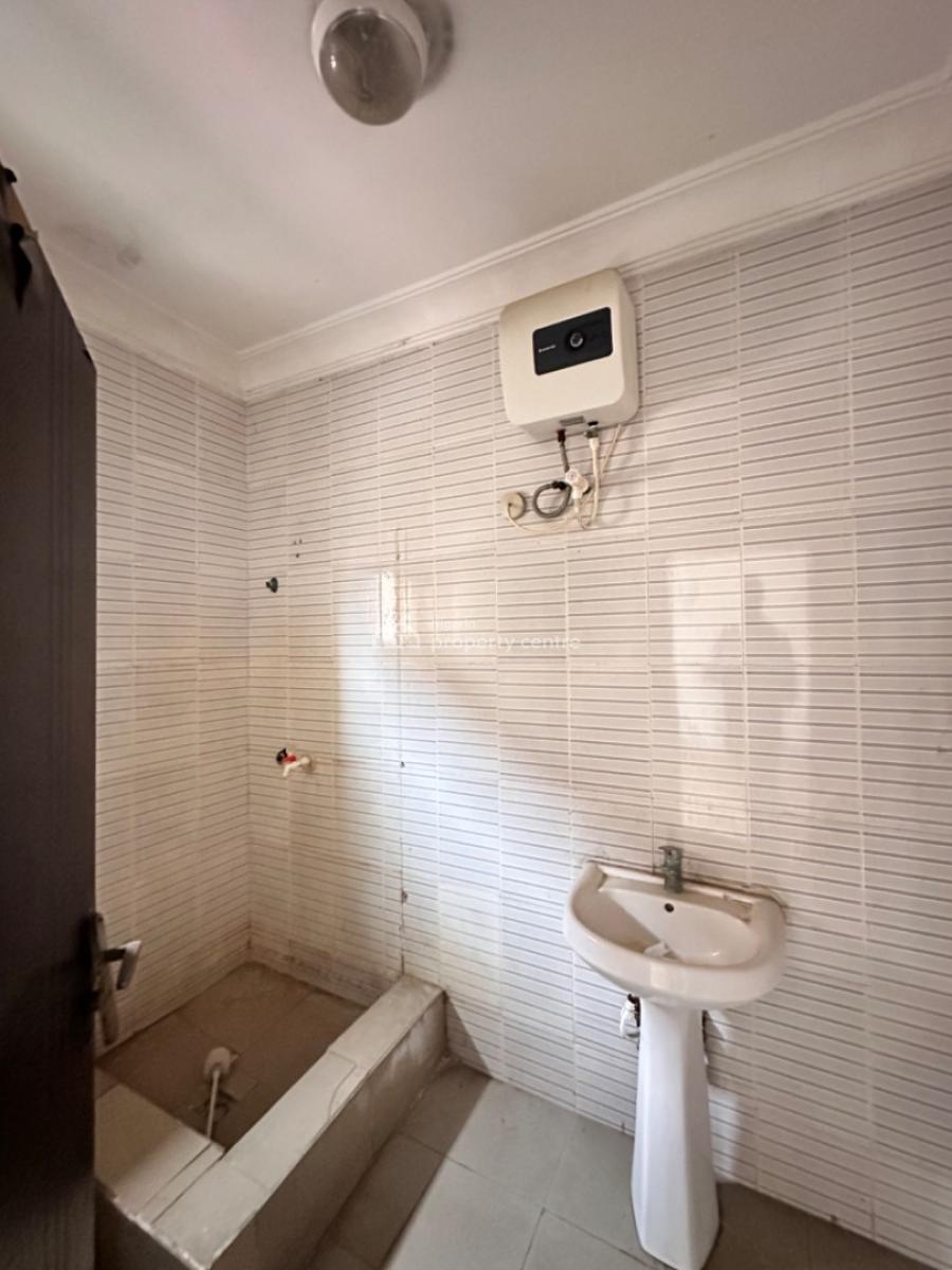 Good Deal 3bedroom Chevron Apartment, Chevron Estate, Lekki, Lagos, Block of Flats for Sale