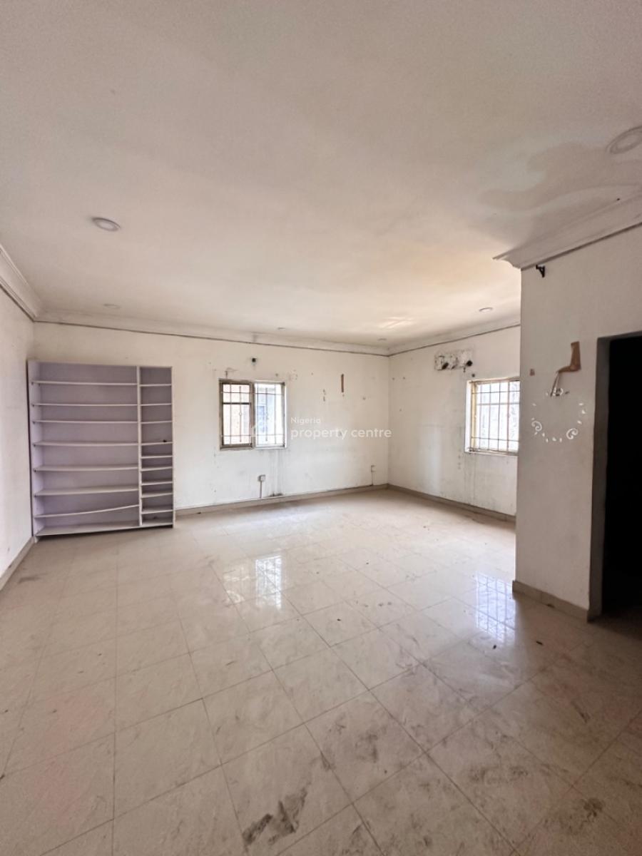 Good Deal 3bedroom Chevron Apartment, Chevron Estate, Lekki, Lagos, Block of Flats for Sale