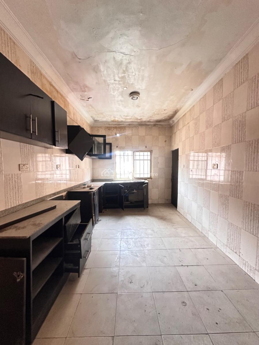 Good Deal 3bedroom Chevron Apartment, Chevron Estate, Lekki, Lagos, Block of Flats for Sale