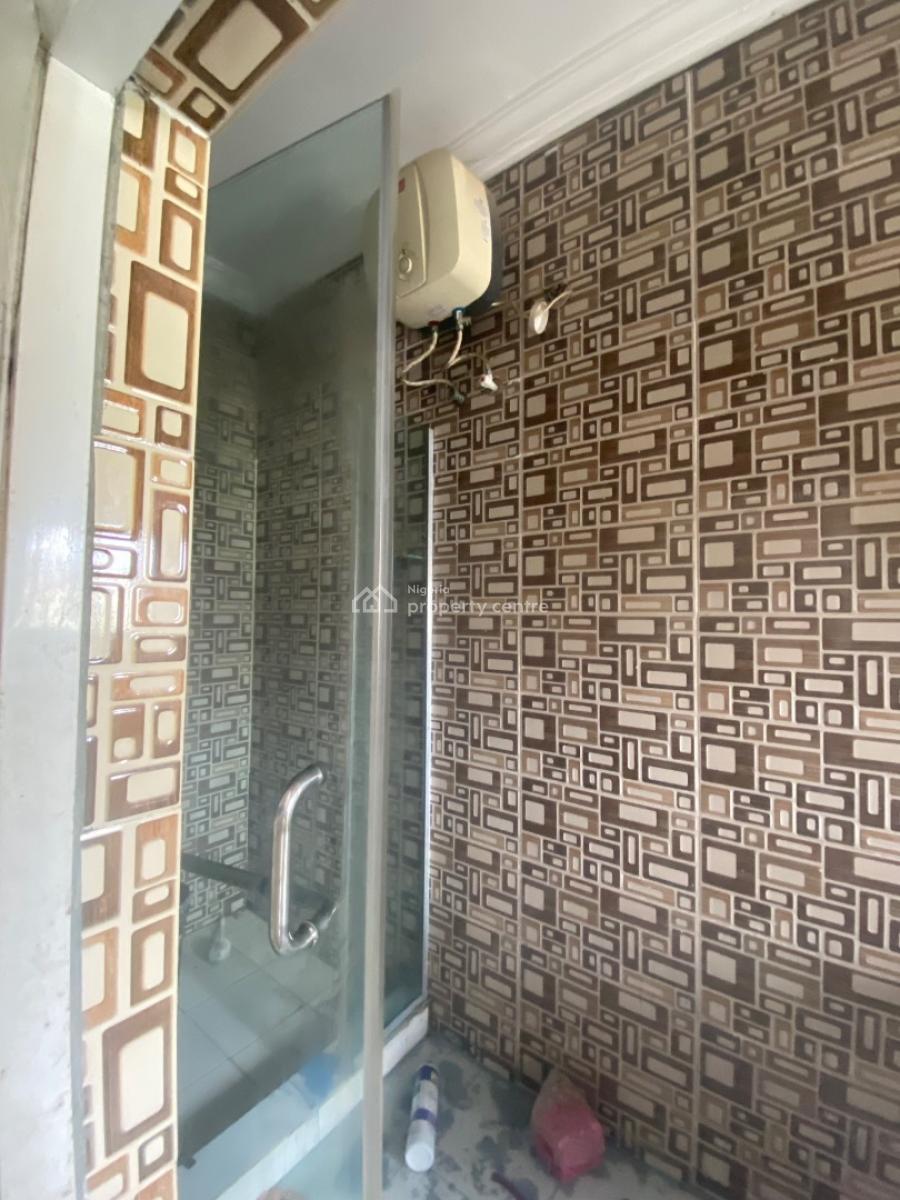 Luxury Spacious 3bed with Personal Staircase and Constant Light in Est, Abraham Adesanya, Ajah, Lagos, Flat / Apartment for Rent