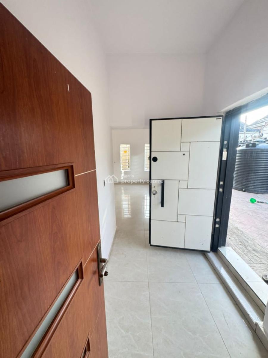 Executive 1 Bedroom Miniflat  in Lpvely Location, Chevron, Lekki, Lagos, Mini Flat (room and Parlour) for Rent