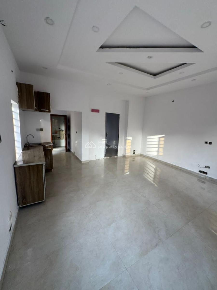Executive 1 Bedroom Miniflat  in Lpvely Location, Chevron, Lekki, Lagos, Mini Flat (room and Parlour) for Rent