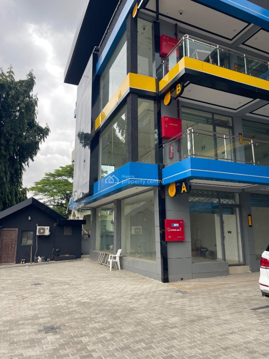 New Luxurious Space with 25/7 Light on The Major Road, Gwarinpa Estate, Gwarinpa, Abuja, Shop for Rent