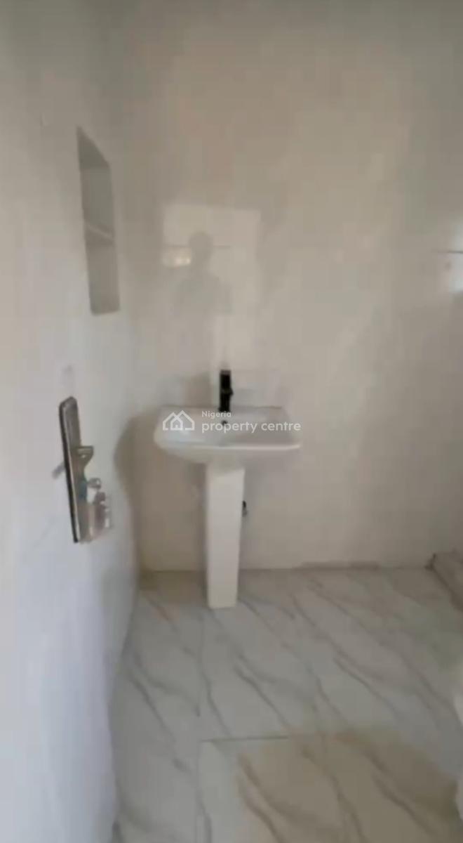 Newly Built 3 Bedrooms Flat Ground Floor, Lento Aluminum Environs, Jabi, Abuja, Flat / Apartment for Rent