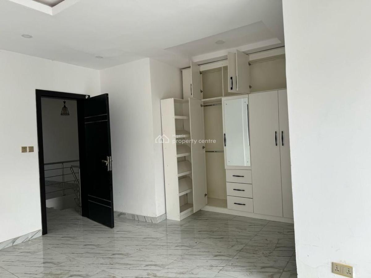 Standard 4 Bedroom Terrace Duplex, Ilasan, Lekki, Lagos, Terraced Duplex for Sale