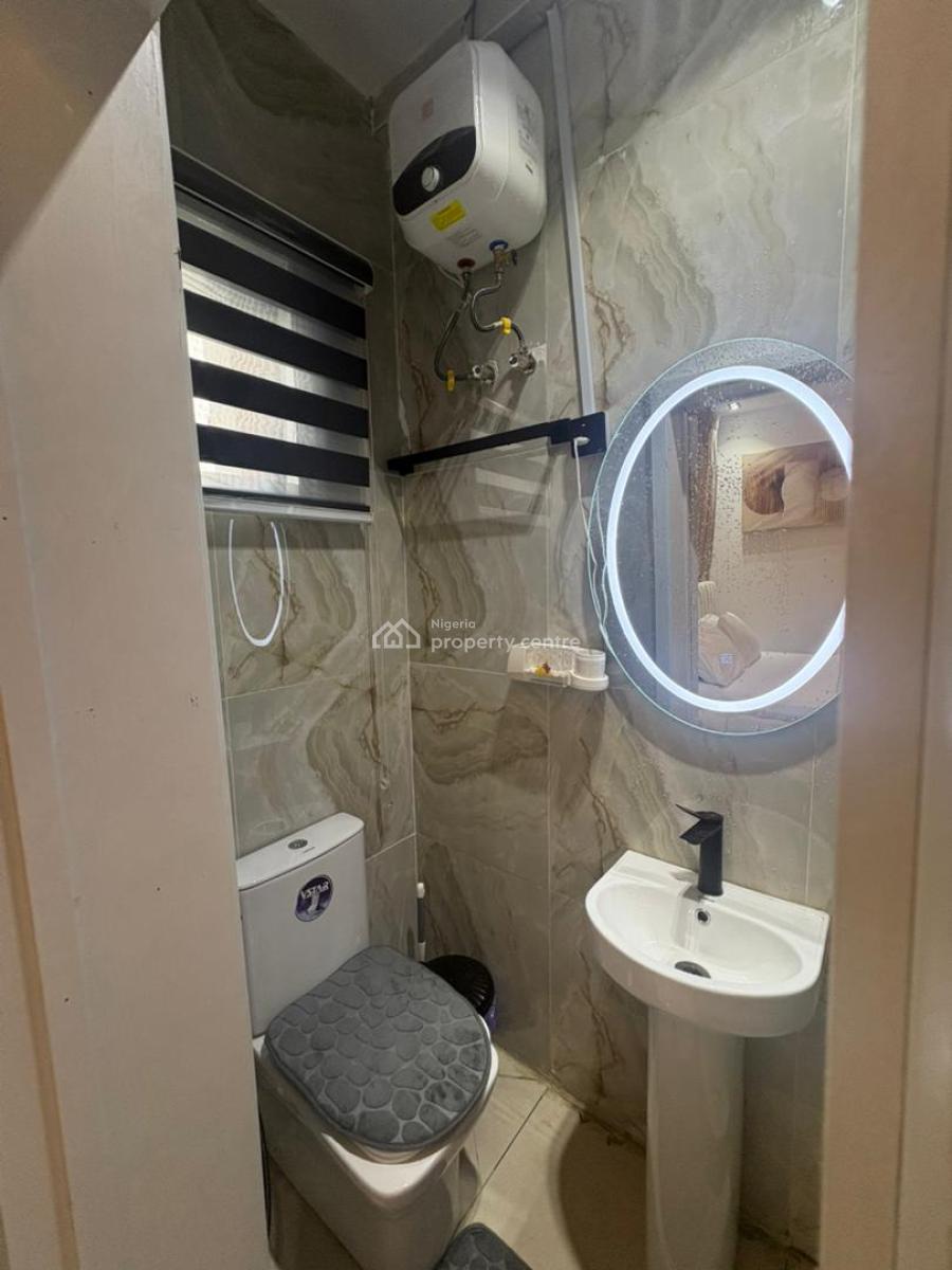 1 Bedroom Yaba, Yaba, Sabo, Yaba, Lagos, Mini Flat (room and Parlour) Short Let