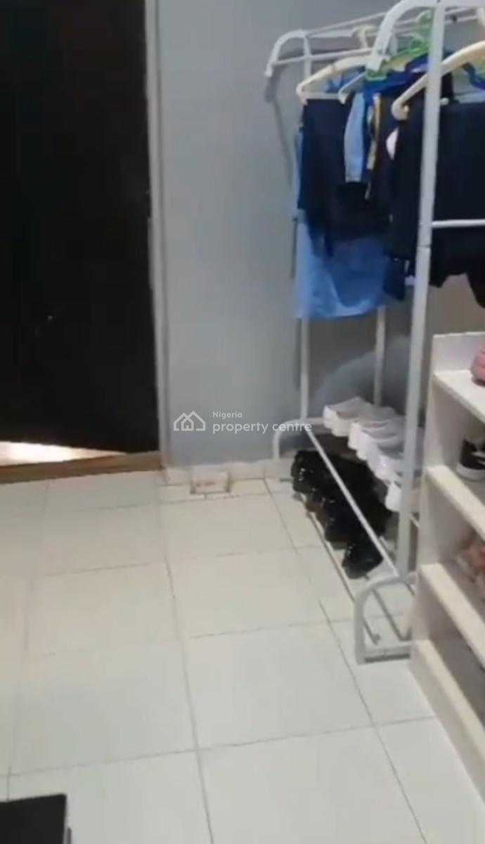 Distress 3 Bedrooms Flat Apartment with Boyz Quarter, Ajah, Lagos, Flat / Apartment for Sale
