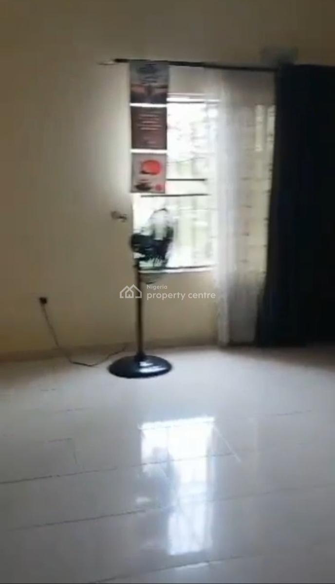 Distress 3 Bedrooms Flat Apartment with Boyz Quarter, Ajah, Lagos, Flat / Apartment for Sale