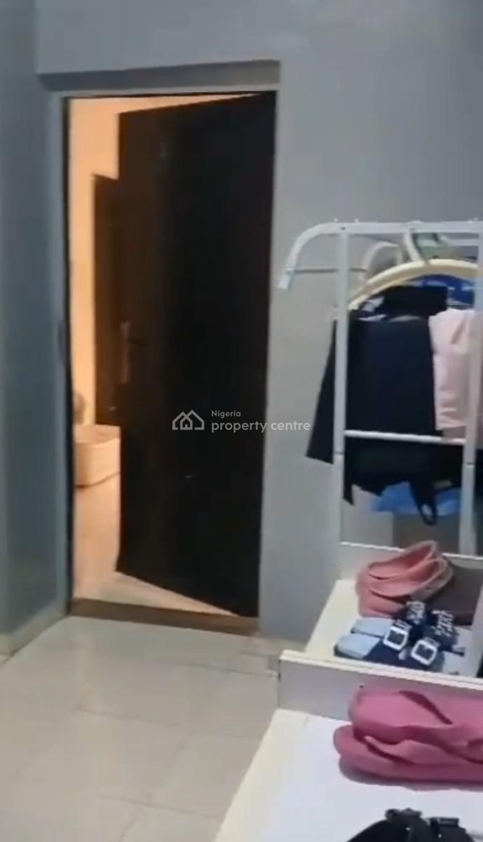 Distress 3 Bedrooms Flat Apartment with Boyz Quarter, Ajah, Lagos, Flat / Apartment for Sale