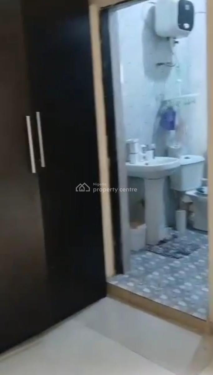 Distress 3 Bedrooms Flat Apartment with Boyz Quarter, Ajah, Lagos, Flat / Apartment for Sale
