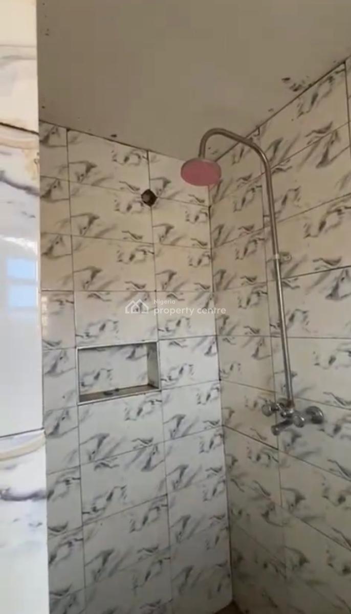 Executive 2 Bedroom Flat with Rooms En-suite and Fitted Kitchen, Gbagada, Lagos, Flat / Apartment for Rent