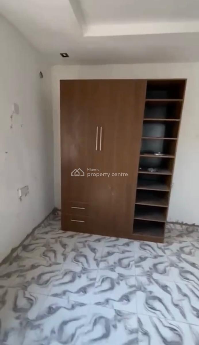 Executive 2 Bedroom Flat with Rooms En-suite and Fitted Kitchen, Gbagada, Lagos, Flat / Apartment for Rent