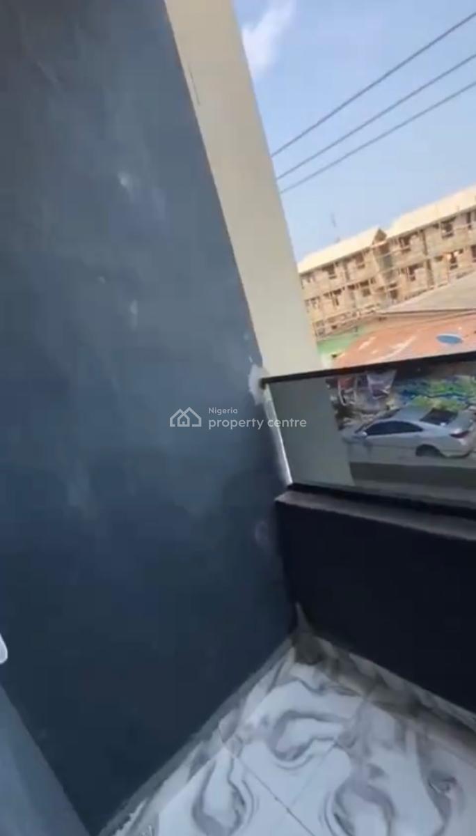 Executive 2 Bedroom Flat with Rooms En-suite and Fitted Kitchen, Gbagada, Lagos, Flat / Apartment for Rent