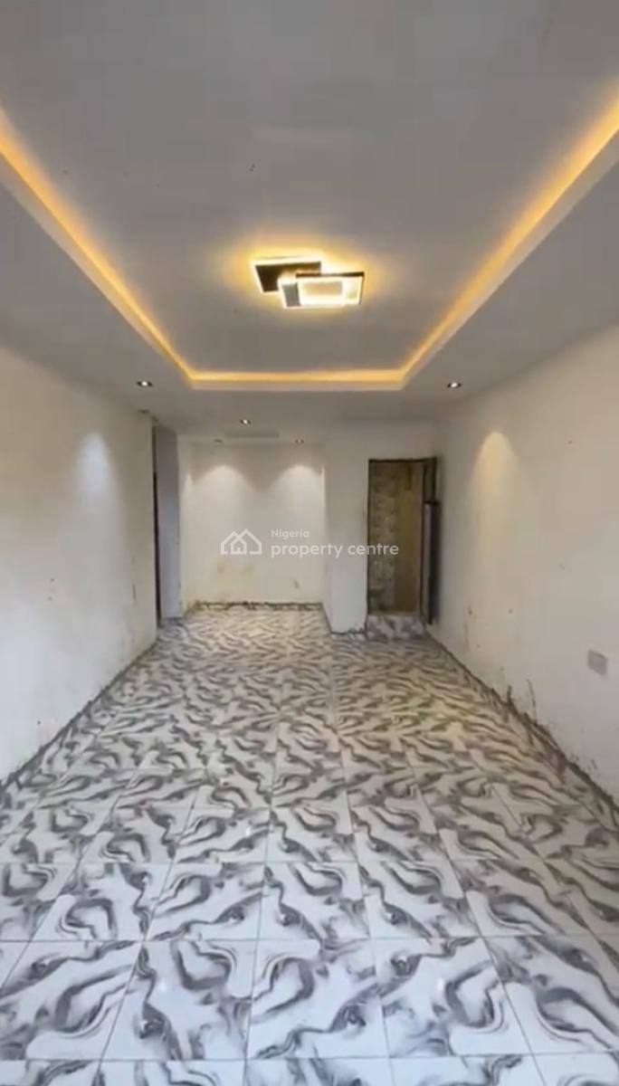 Executive 2 Bedroom Flat with Rooms En-suite and Fitted Kitchen, Gbagada, Lagos, Flat / Apartment for Rent