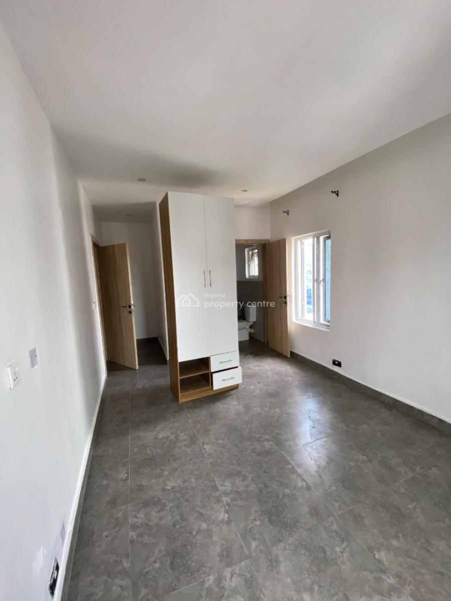 2 Bedroom Apartment Fully Serviced on The Last Floor, Ilasan, Ikate, Lekki, Lagos, Flat / Apartment for Rent