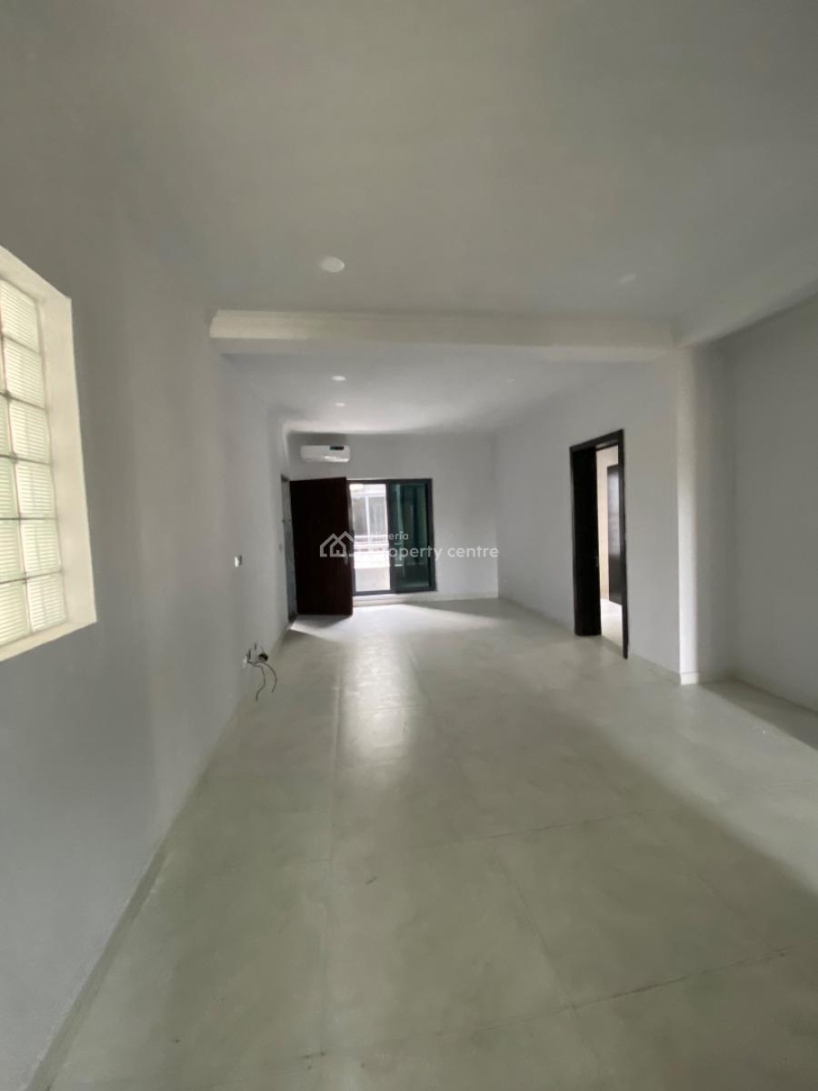 2 Bedroom Upstairs on The Last Floor Fully Serviced with 24hrs Light, Ilasan, Ikate, Lekki, Lagos, Flat / Apartment for Rent