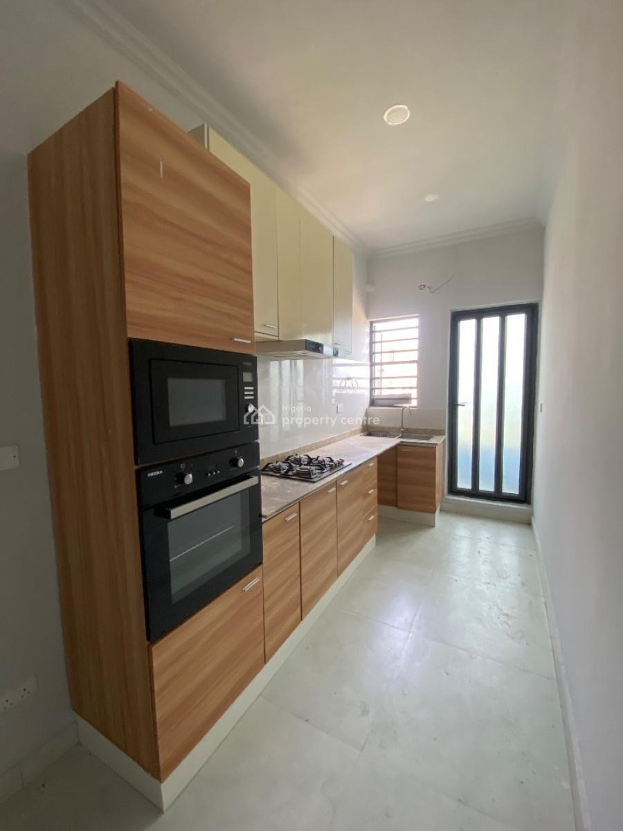 2 Bedroom Upstairs on The Last Floor Fully Serviced with 24hrs Light, Ilasan, Ikate, Lekki, Lagos, Flat / Apartment for Rent