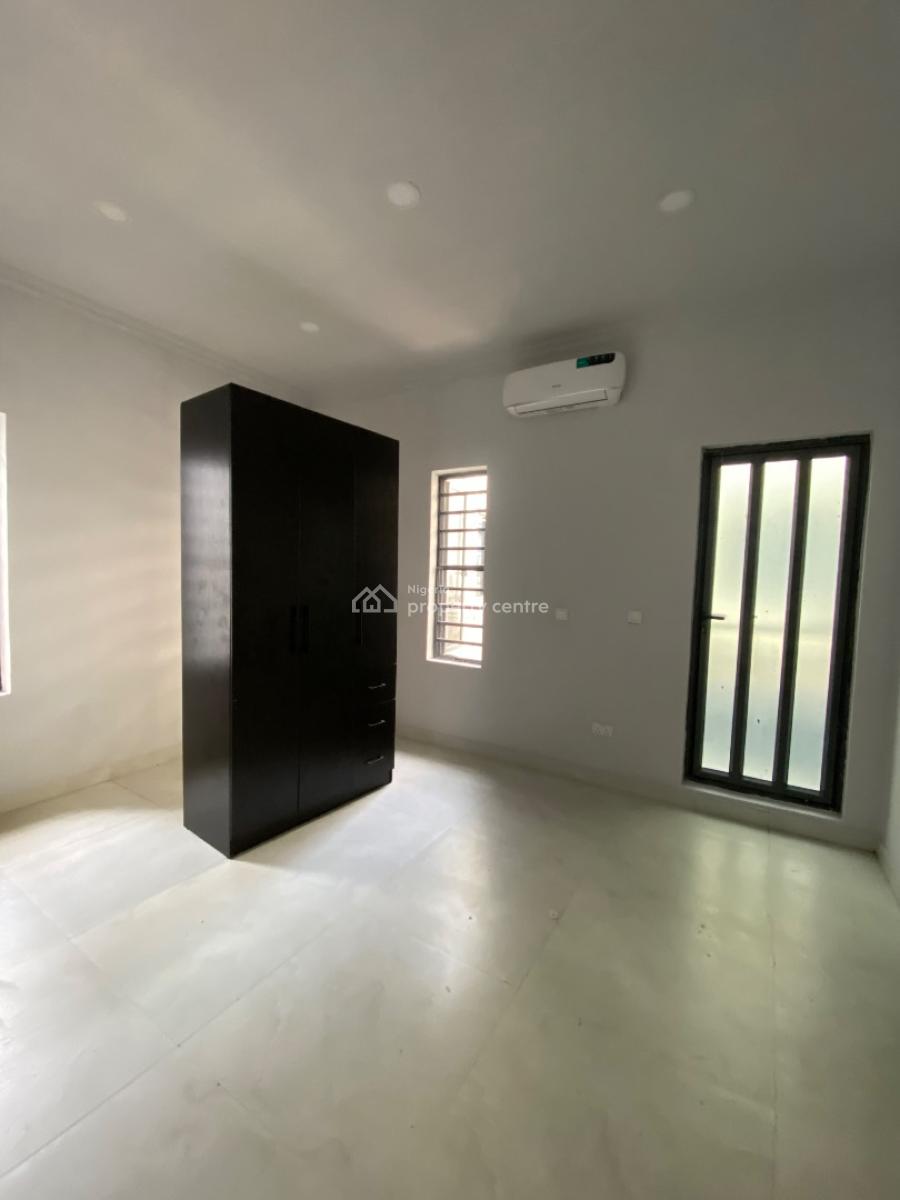 2 Bedroom Upstairs on The Last Floor Fully Serviced with 24hrs Light, Ilasan, Ikate, Lekki, Lagos, Flat / Apartment for Rent