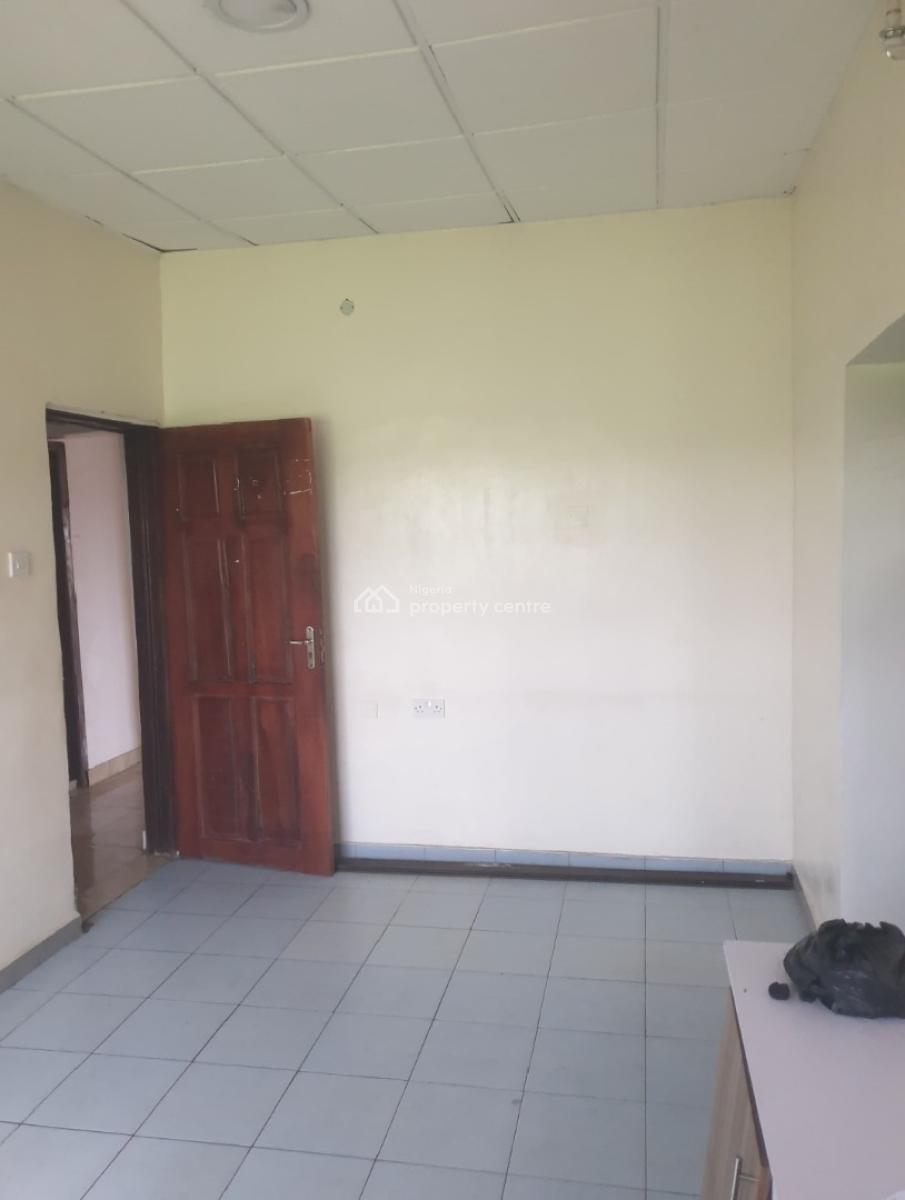 Lovely 3 Bedrom Flat (2 in a Compound) Upstairs, Inside Magodo Gra Phase 2 Estate Shangisha Lagos, Gra Phase 2, Magodo, Lagos, Flat / Apartment for Rent