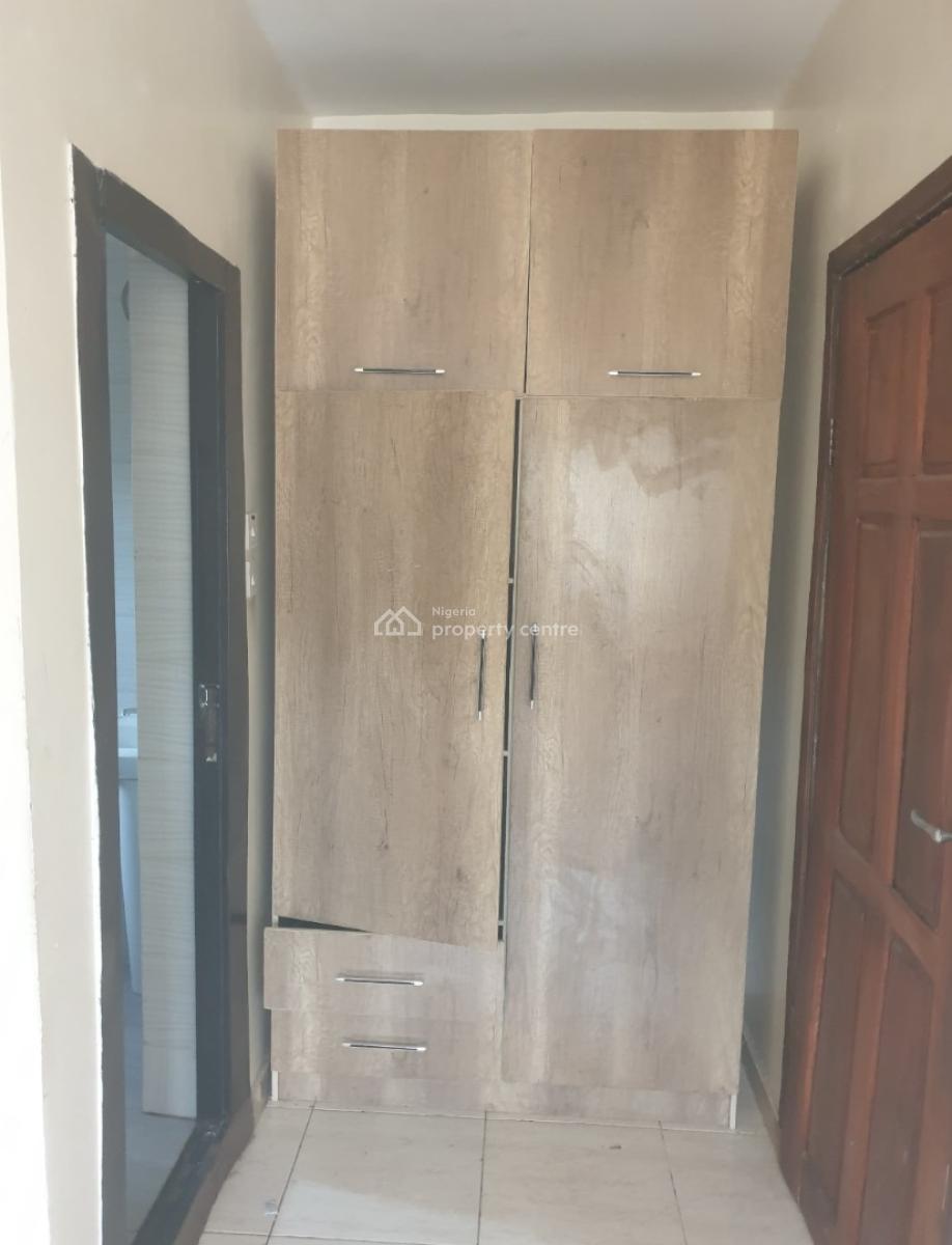 Lovely 3 Bedrom Flat (2 in a Compound) Upstairs, Inside Magodo Gra Phase 2 Estate Shangisha Lagos, Gra Phase 2, Magodo, Lagos, Flat / Apartment for Rent
