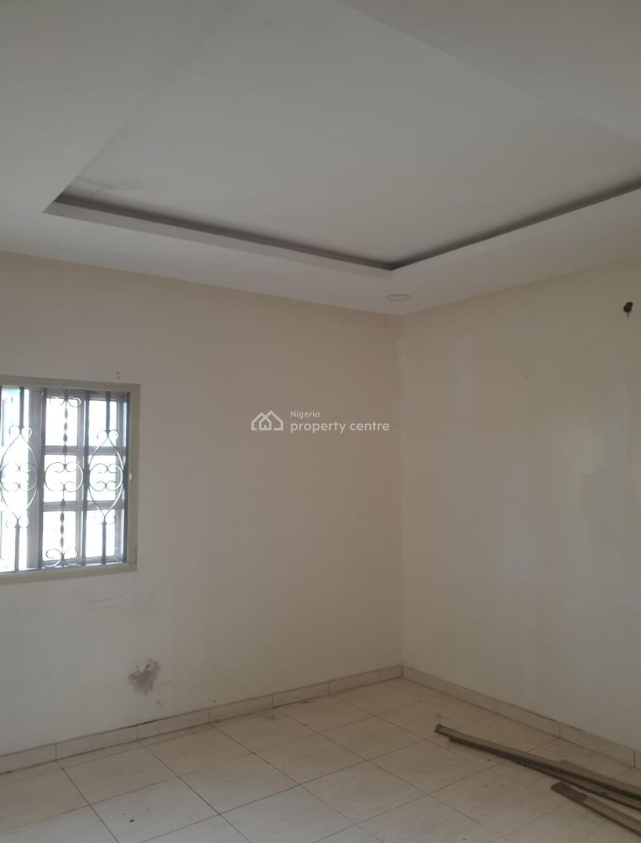 Lovely 3 Bedrom Flat (2 in a Compound) Upstairs, Inside Magodo Gra Phase 2 Estate Shangisha Lagos, Gra Phase 2, Magodo, Lagos, Flat / Apartment for Rent