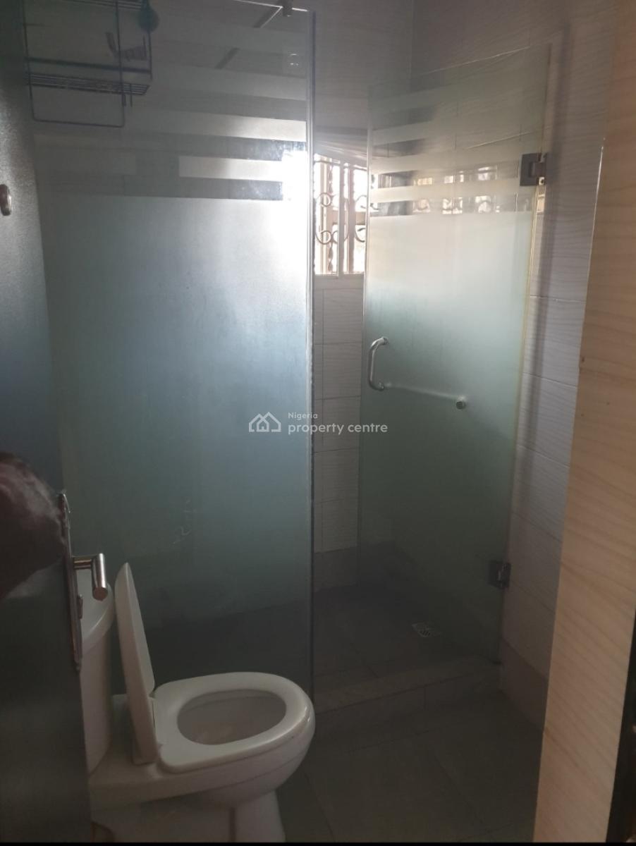 Lovely 3 Bedrom Flat (2 in a Compound) Upstairs, Inside Magodo Gra Phase 2 Estate Shangisha Lagos, Gra Phase 2, Magodo, Lagos, Flat / Apartment for Rent