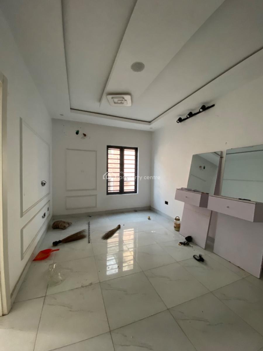 Commercial Spacious Space for Walk in Etc Spa, Salon, Fashion, Salem, Ikate, Lekki, Lagos, Commercial Property for Rent