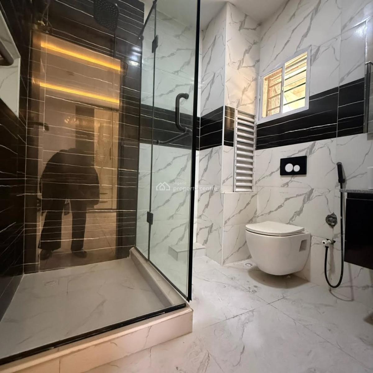 Luxurious 2bedroom Apartment Fo, Lekki Phase 1, Lekki, Lagos, Flat / Apartment for Rent