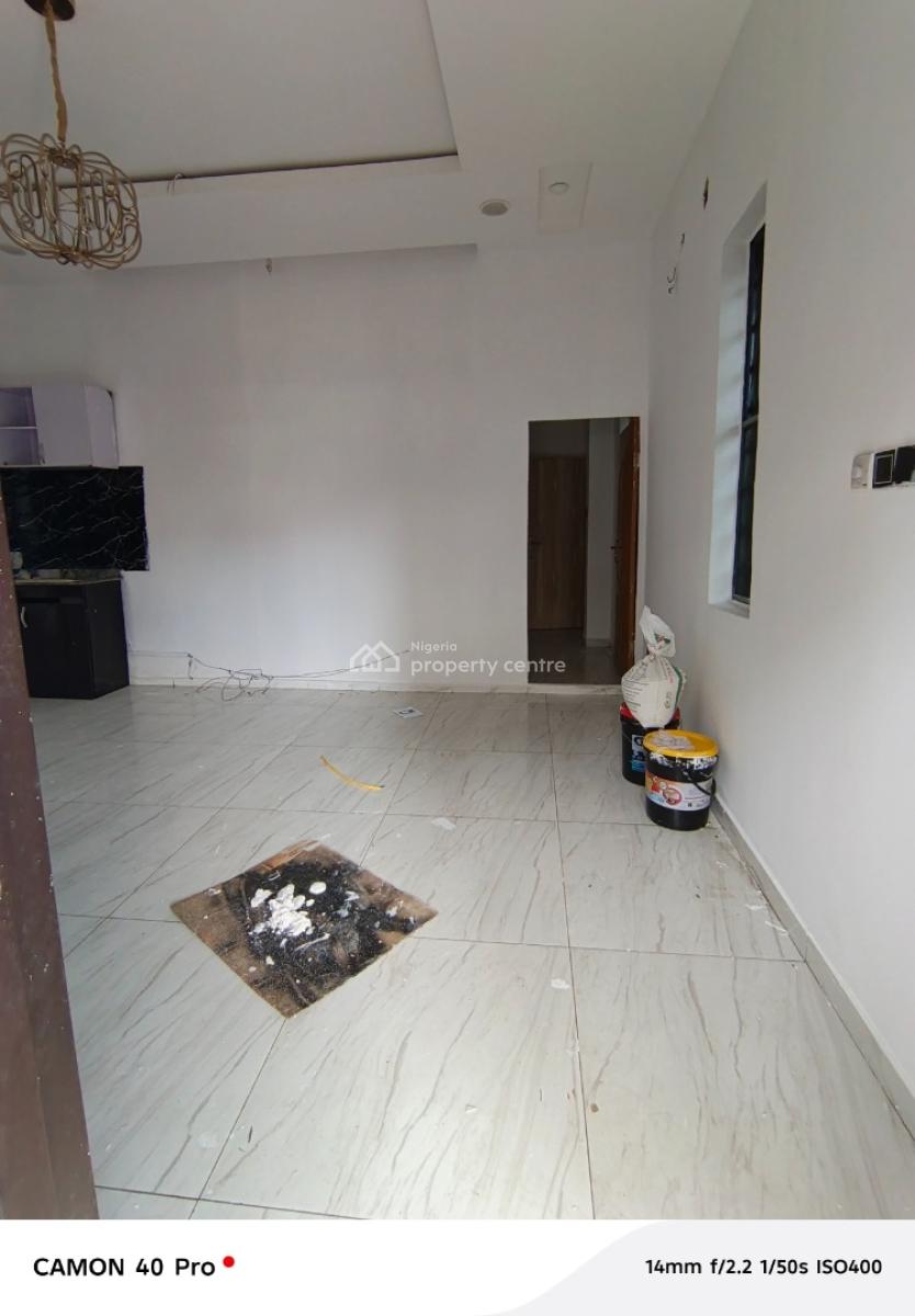 a Room Shared Apartment Downstairs in Chevron, Chevy View Estate, Lekki, Lagos, Self Contain (single Rooms) for Rent
