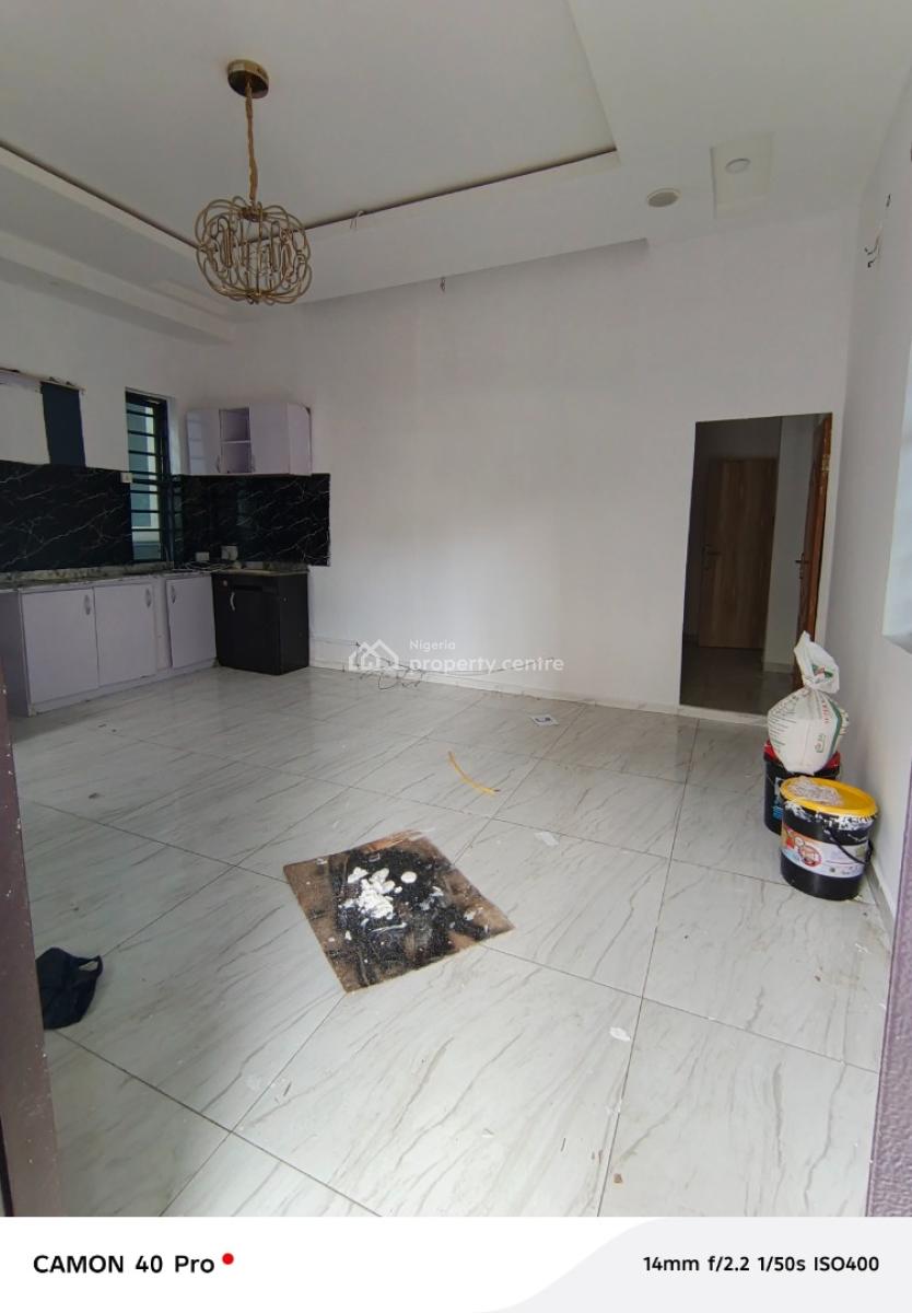 a Room Shared Apartment Downstairs in Chevron, Chevy View Estate, Lekki, Lagos, Self Contain (single Rooms) for Rent