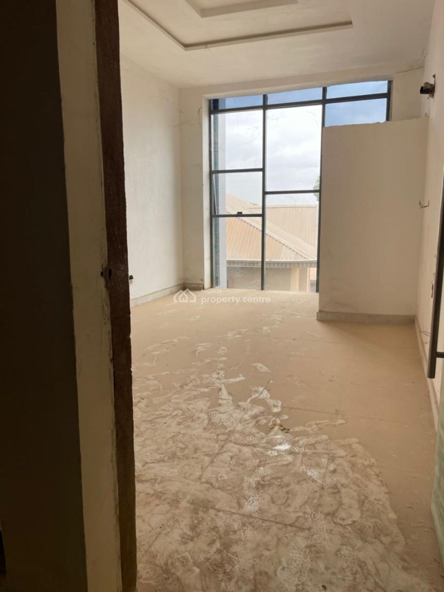 Strategically Located Office/ Shop Space, Gwarinpa Main, Gwarinpa, Abuja, Office Space for Rent