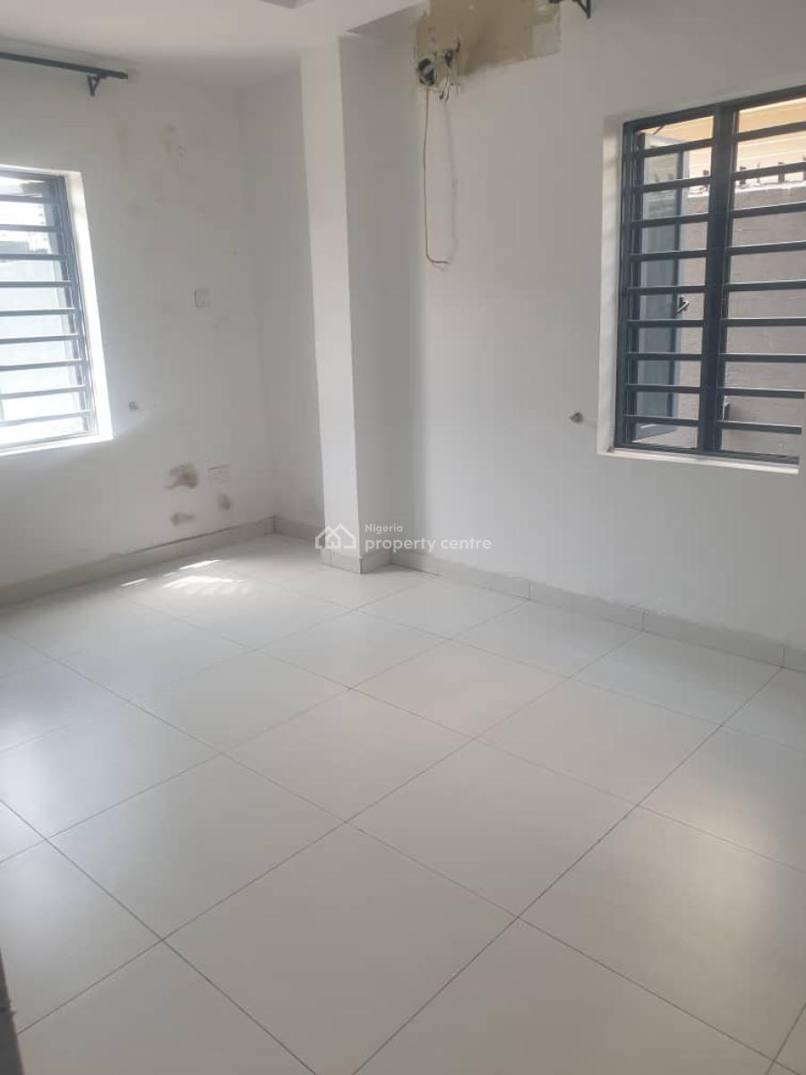 Single Room Upstairs Shared Kitchen in Idado Estate, By Agungi Bus Stop, Idado, Lekki, Lagos, Self Contain (single Rooms) for Rent