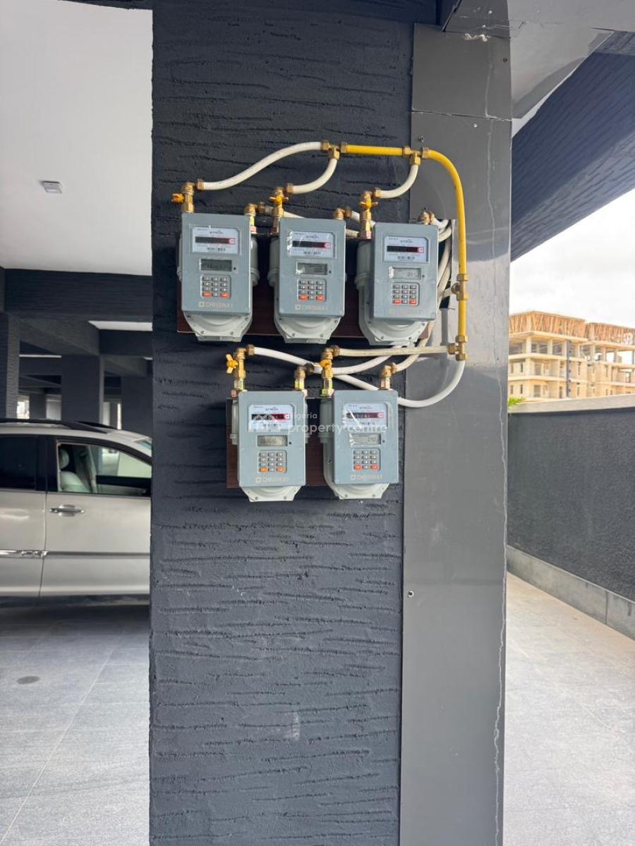 Experience Well Crafted 2 Bedroom Apartment with a Gym, Swimming Pool, Perfect for Generating Rental Income and Ideal for Shortlet/airbnb, Lekki Phase 1, Lekki, Lagos, Block of Flats for Sale