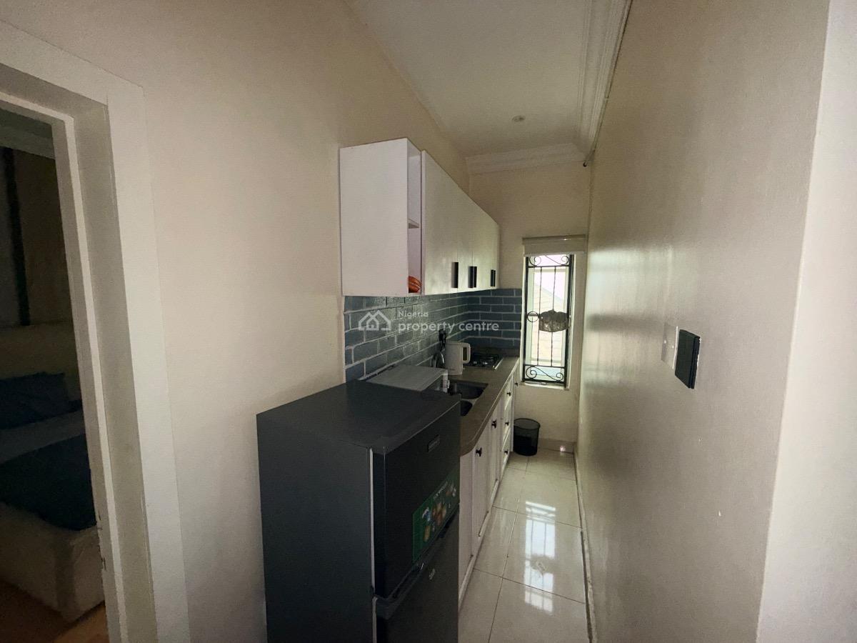 Fully Furnished and Serviced Mini Flat, Off Admiralty Way, Lekki Phase 1, Lekki, Lagos, Flat / Apartment for Rent
