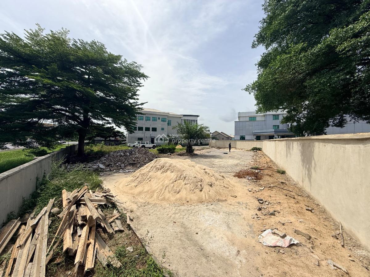 Spacious Commercial Property Directly, Directly Facing The Lekki Epe Express, Lekki Phase 1, Lekki, Lagos, Commercial Property for Sale