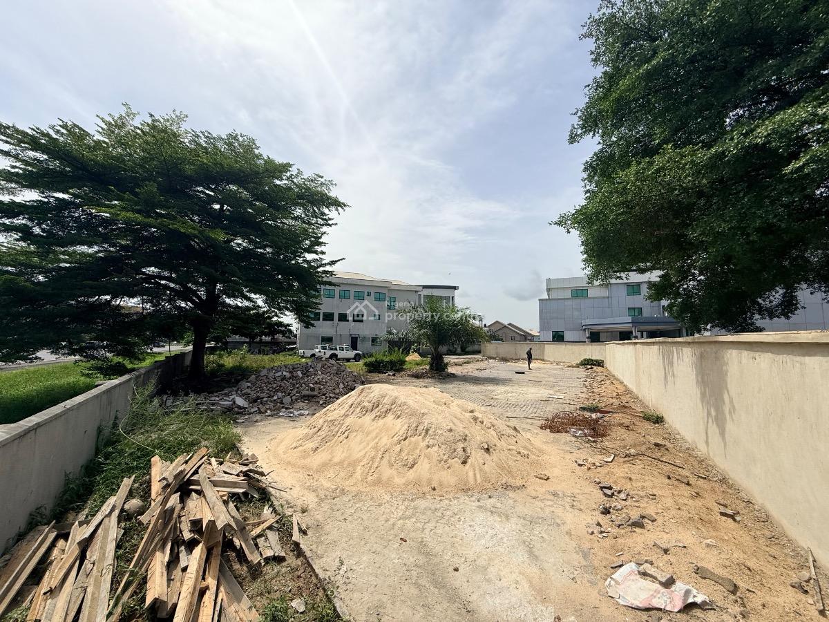 Spacious Commercial Property Directly, Directly Facing The Lekki Epe Express, Lekki Phase 1, Lekki, Lagos, Commercial Property for Sale