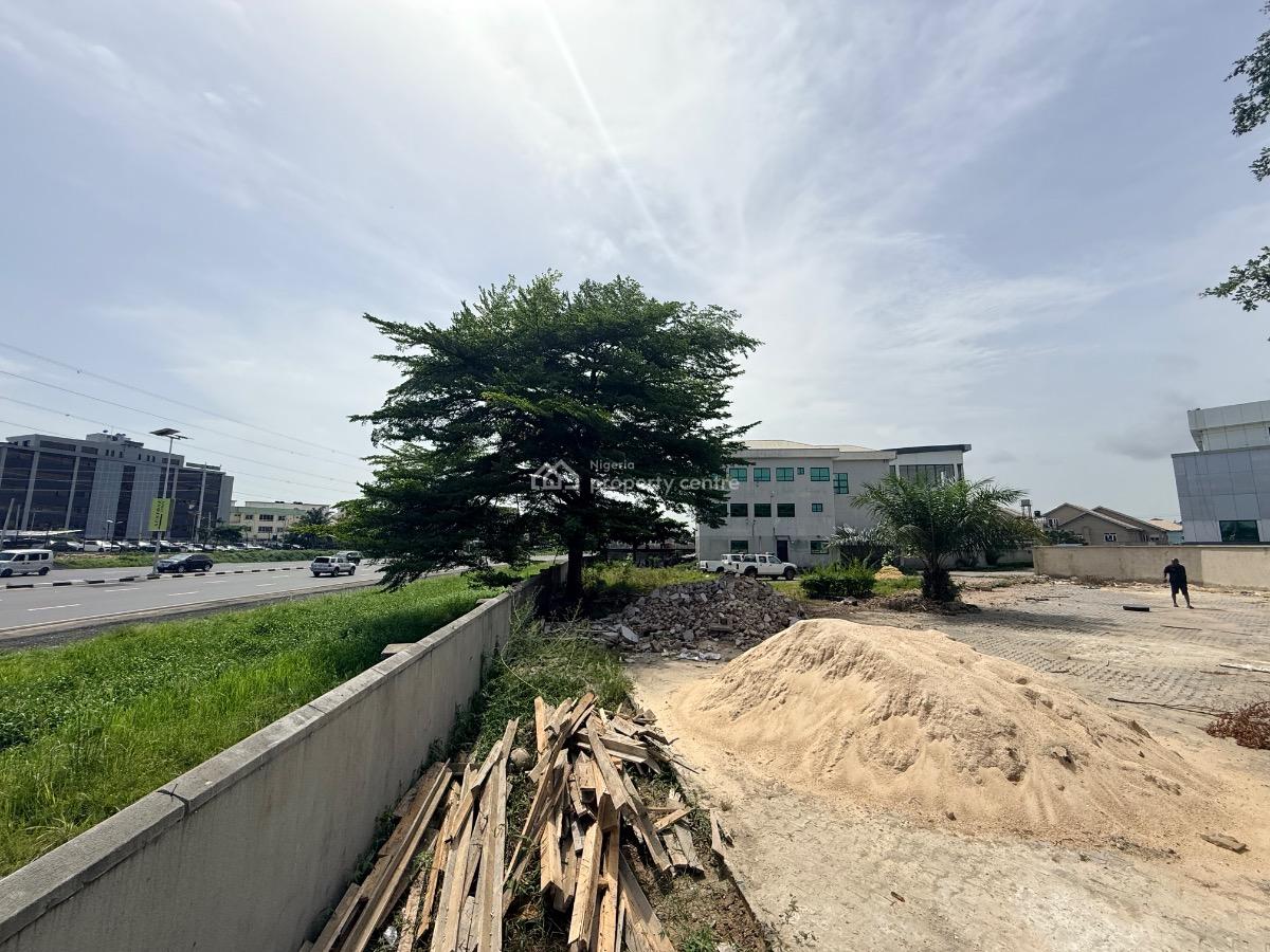 Spacious Commercial Property Directly, Directly Facing The Lekki Epe Express, Lekki Phase 1, Lekki, Lagos, Commercial Property for Sale