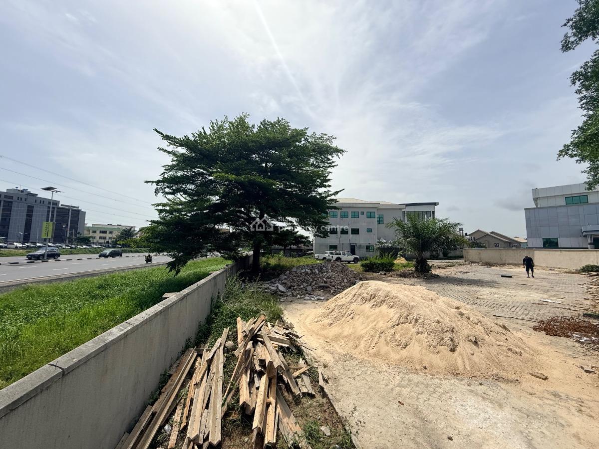 Spacious Commercial Property Directly, Directly Facing The Lekki Epe Express, Lekki Phase 1, Lekki, Lagos, Commercial Property for Sale