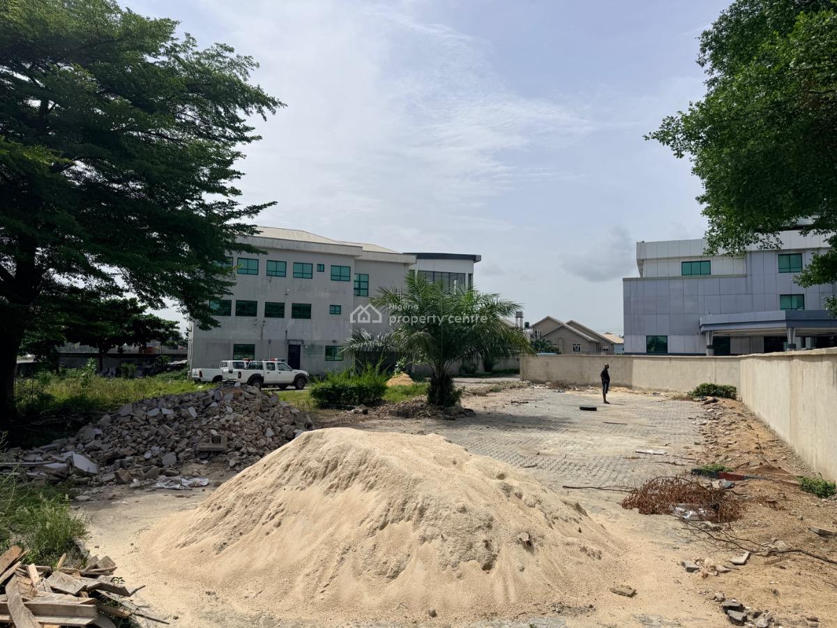 Spacious Commercial Property Directly, Directly Facing The Lekki Epe Express, Lekki Phase 1, Lekki, Lagos, Commercial Property for Sale